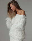 Top de hombros descubiertos efecto plumas