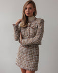 Ensemble élégant en tweed aux tons terre