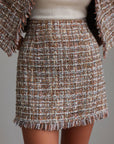 Ensemble élégant en tweed aux tons terre