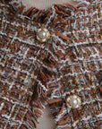 Ensemble élégant en tweed aux tons terre