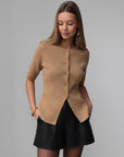 Top in maglia con bottoni