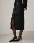 Robe midi élégante en tweed noir à boutons dorés