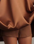 Robe trapèze en satin caramel