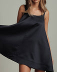 Vestido trapecio de satén Midnight Shine