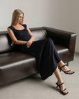 Robe midi noire asymétrique