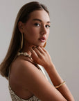 Robe beige élégante brodée à col licou