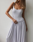 Robe longue fluide lilas à taille smockée