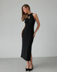 Vestido midi halter negro con abertura