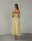Goldenes Sommerkleid