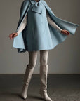 Manteau cape à col lavallière