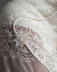 Weißes Midikleid aus Lotusspitze