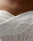 Elegantes Spitzen-Midikleid mit Spaghettiträgern