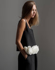 Schwarzes Set mit weißen Rosendetails