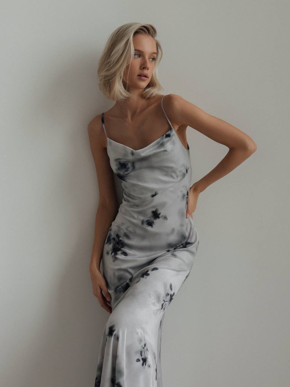 Abito sottoveste in raso a fiori