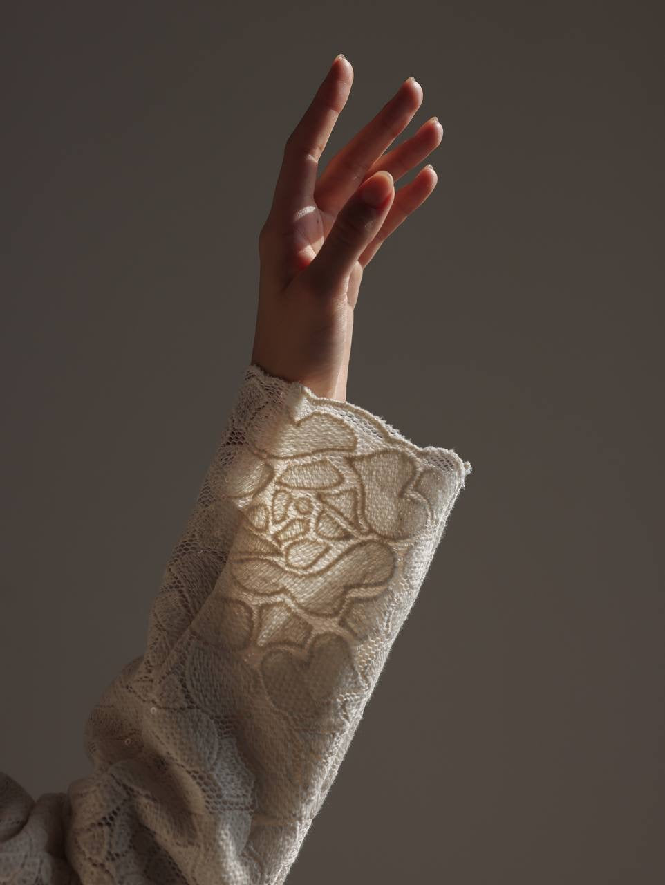 Robe courte sans manches en dentelle