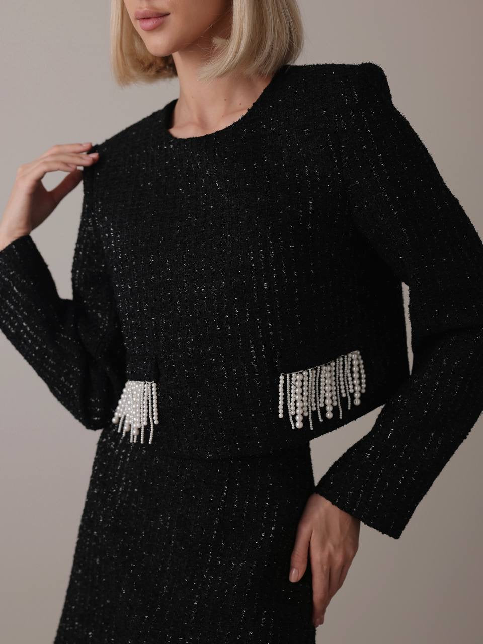 Ensemble en tweed noir à franges de perles