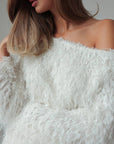 Top de hombros descubiertos efecto plumas