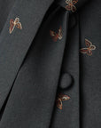 Conjunto gris marengo con mariposas bordadas