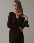 Schickes schokobraunes Strick-Midikleid