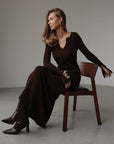 Schickes schokobraunes Strick-Midikleid