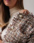 Ensemble élégant en tweed aux tons terre