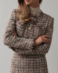 Ensemble élégant en tweed aux tons terre