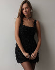 Elegantes schwarzes Minikleid mit Rosenstruktur