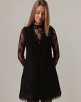 Robe sophistiquée en dentelle noire