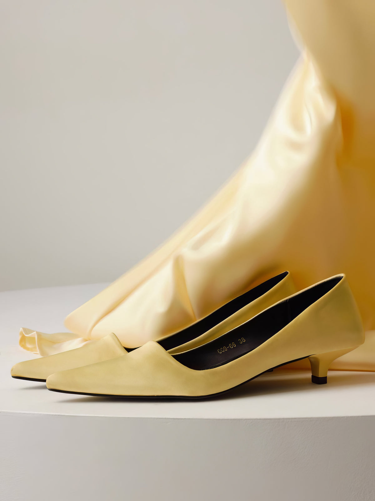 Jupe en satin jaune clair Melody