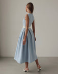 Plissiertes Midikleid in Babyblau mit Gürtel