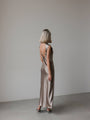 Robe nuisette en satin métallisé