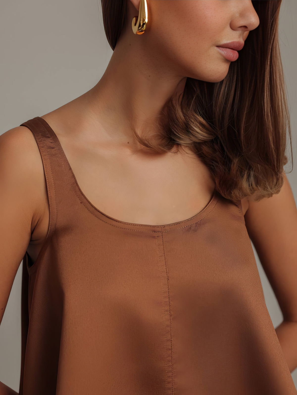 Robe trapèze en satin caramel