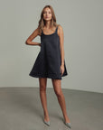 Vestido trapecio de satén Midnight Shine