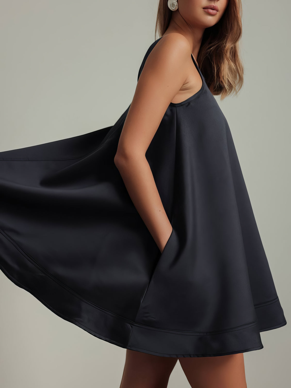 Vestido trapecio de satén Midnight Shine