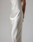 Robe nuisette en satin champagne