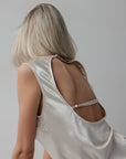 Robe nuisette en satin champagne
