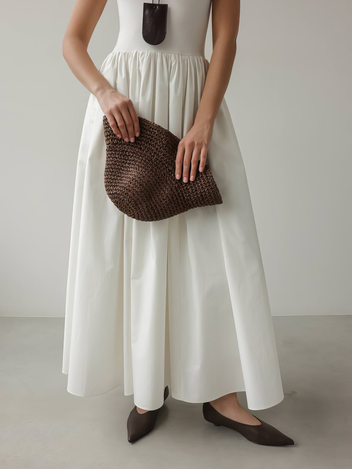 Vestido midi blanco de popelín con cuerpo acanalado