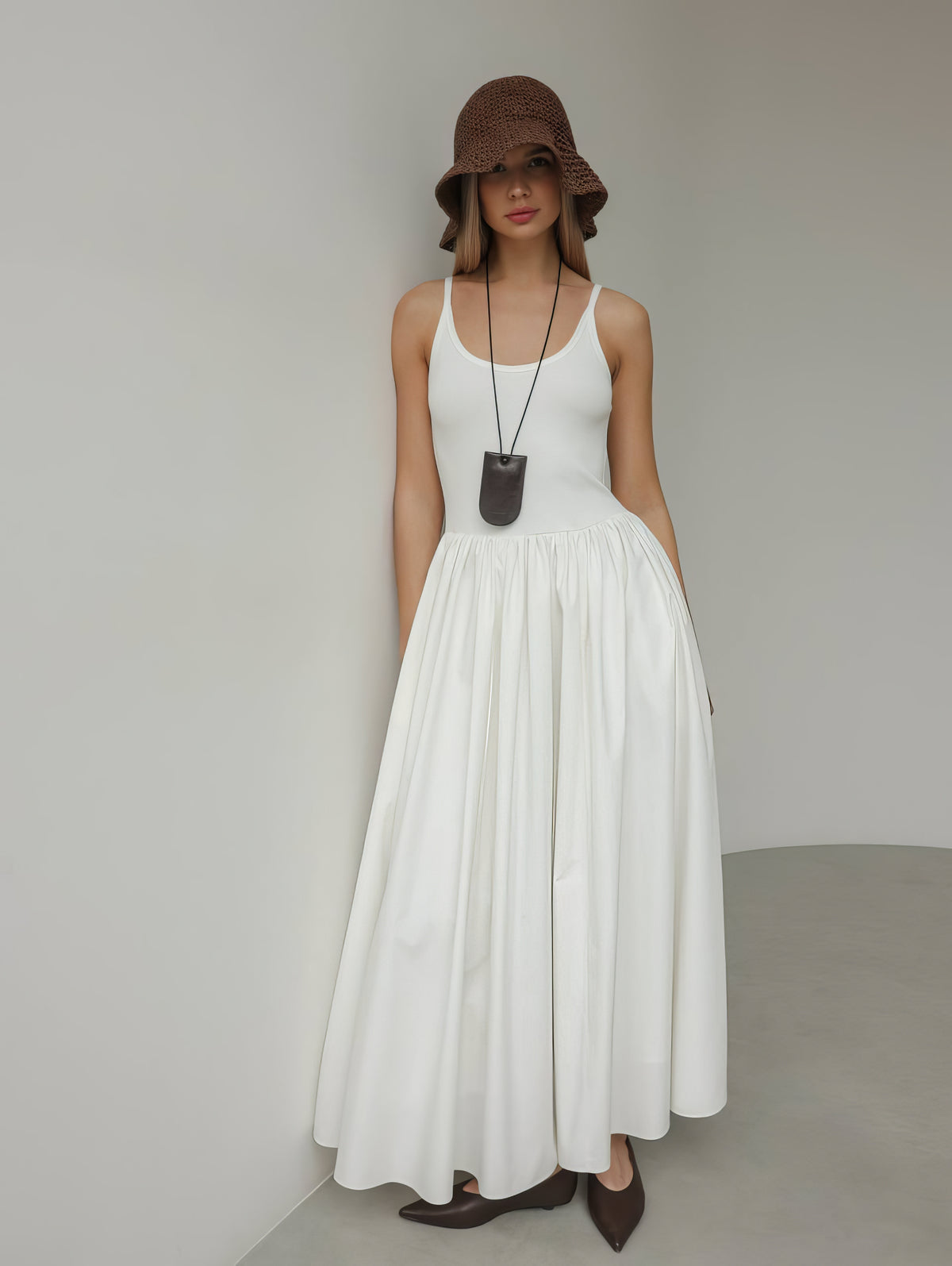 Vestido midi blanco de popelín con cuerpo acanalado
