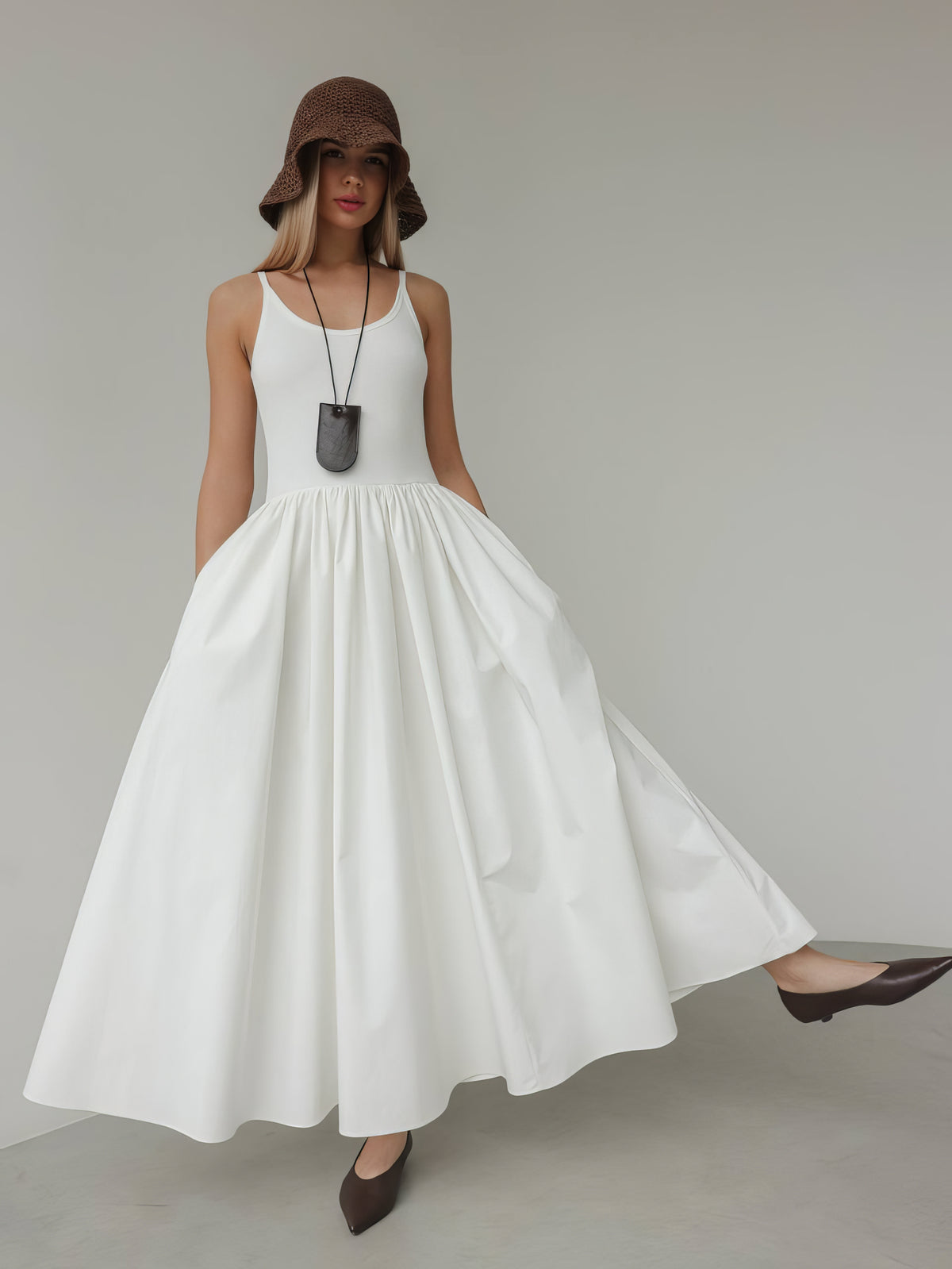 Vestido midi blanco de popelín con cuerpo acanalado