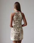 Robe beige élégante brodée à col licou