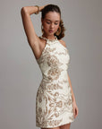 Robe beige élégante brodée à col licou