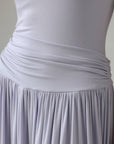 Robe longue fluide lilas à taille smockée