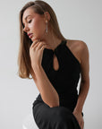 Vestido midi halter negro con abertura