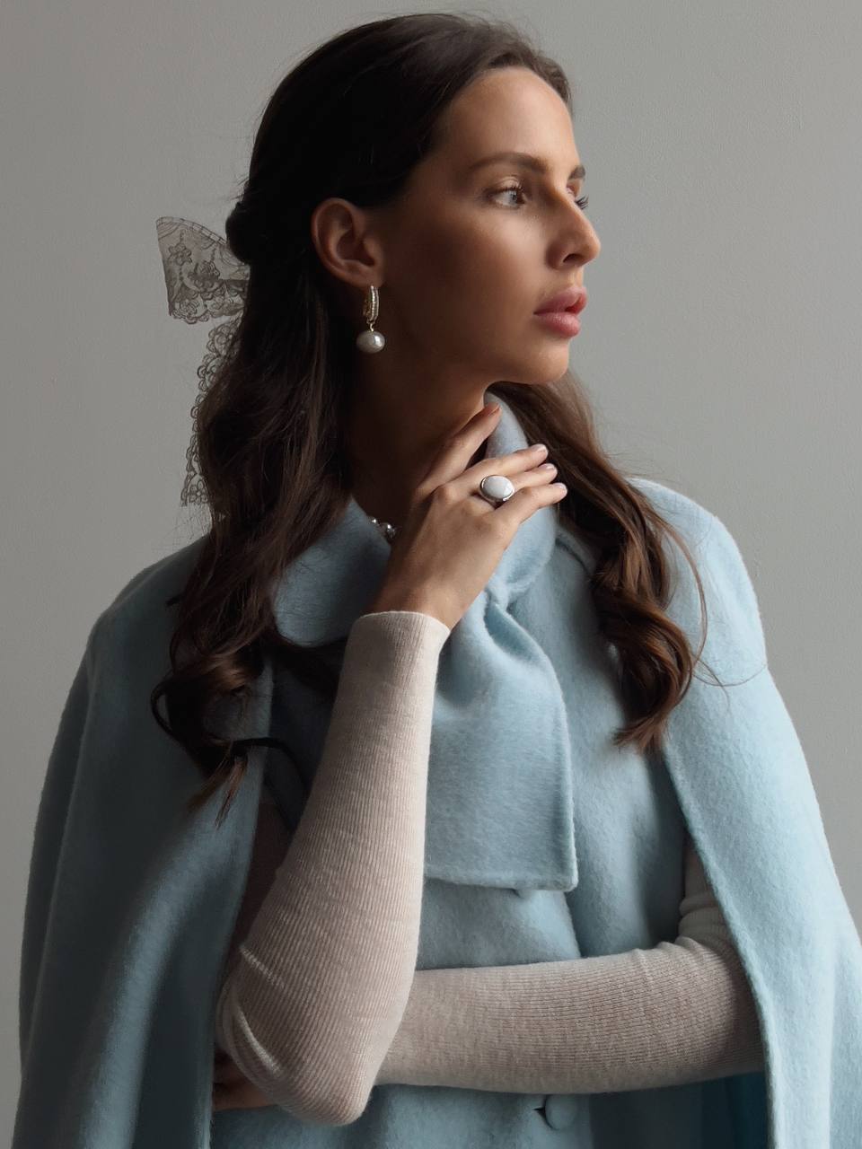 Manteau cape à col lavallière