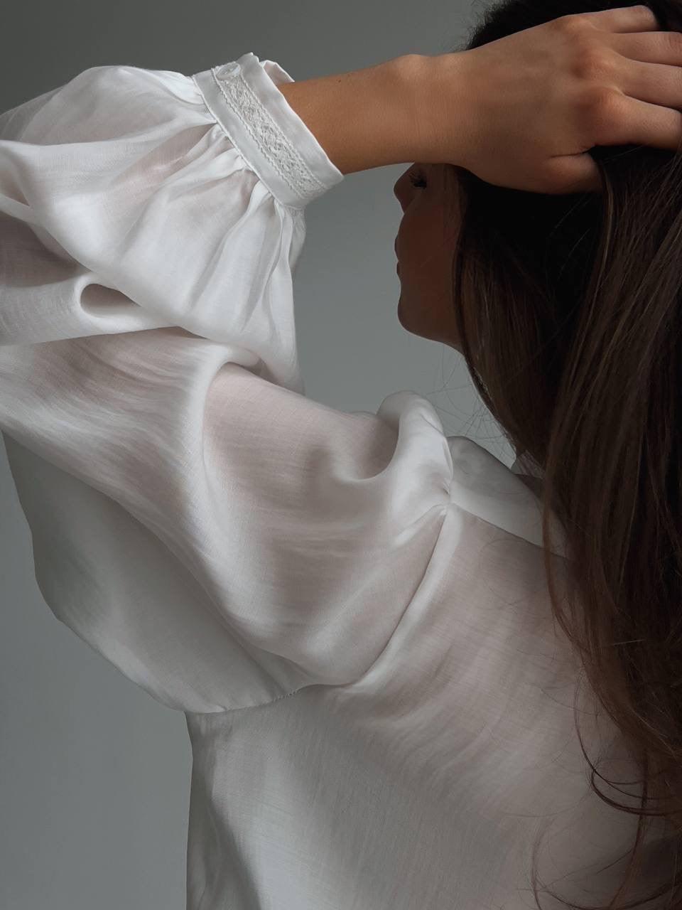 Elegant White Blouse with Lace Details - Maelle Paris