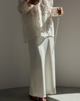 Blusa blanca con bordado de encaje