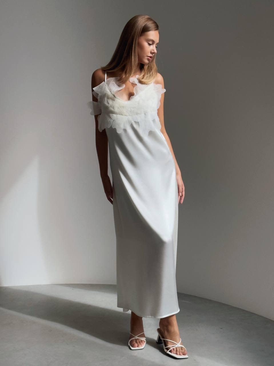 Elegant Chic White Midi Dress - Maelle Paris