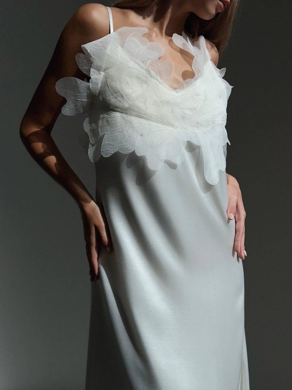 Elegant Chic White Midi Dress - Maelle Paris