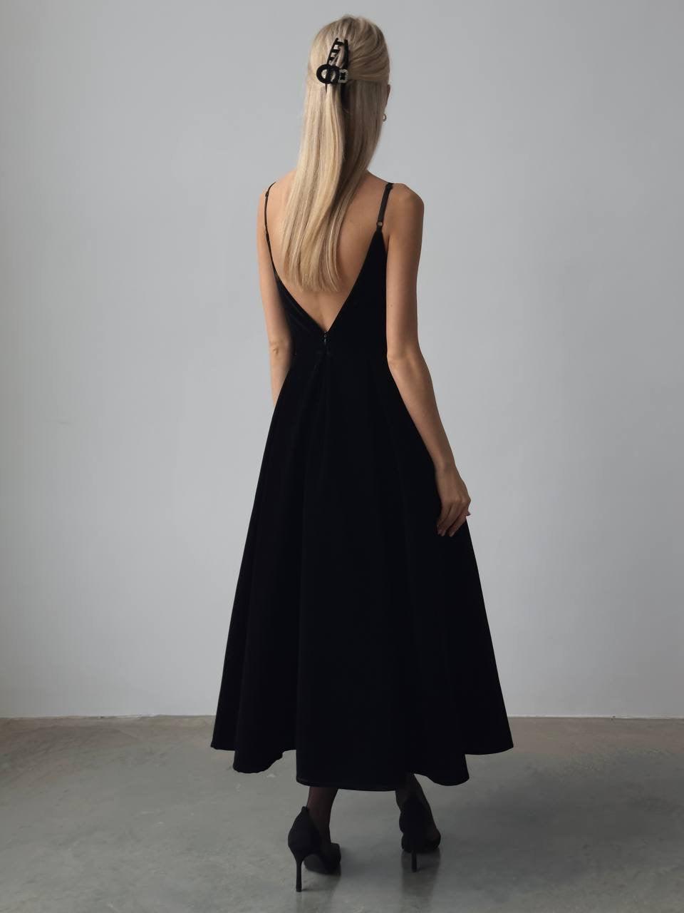 Elegant Black Evening Gown - Maelle Paris