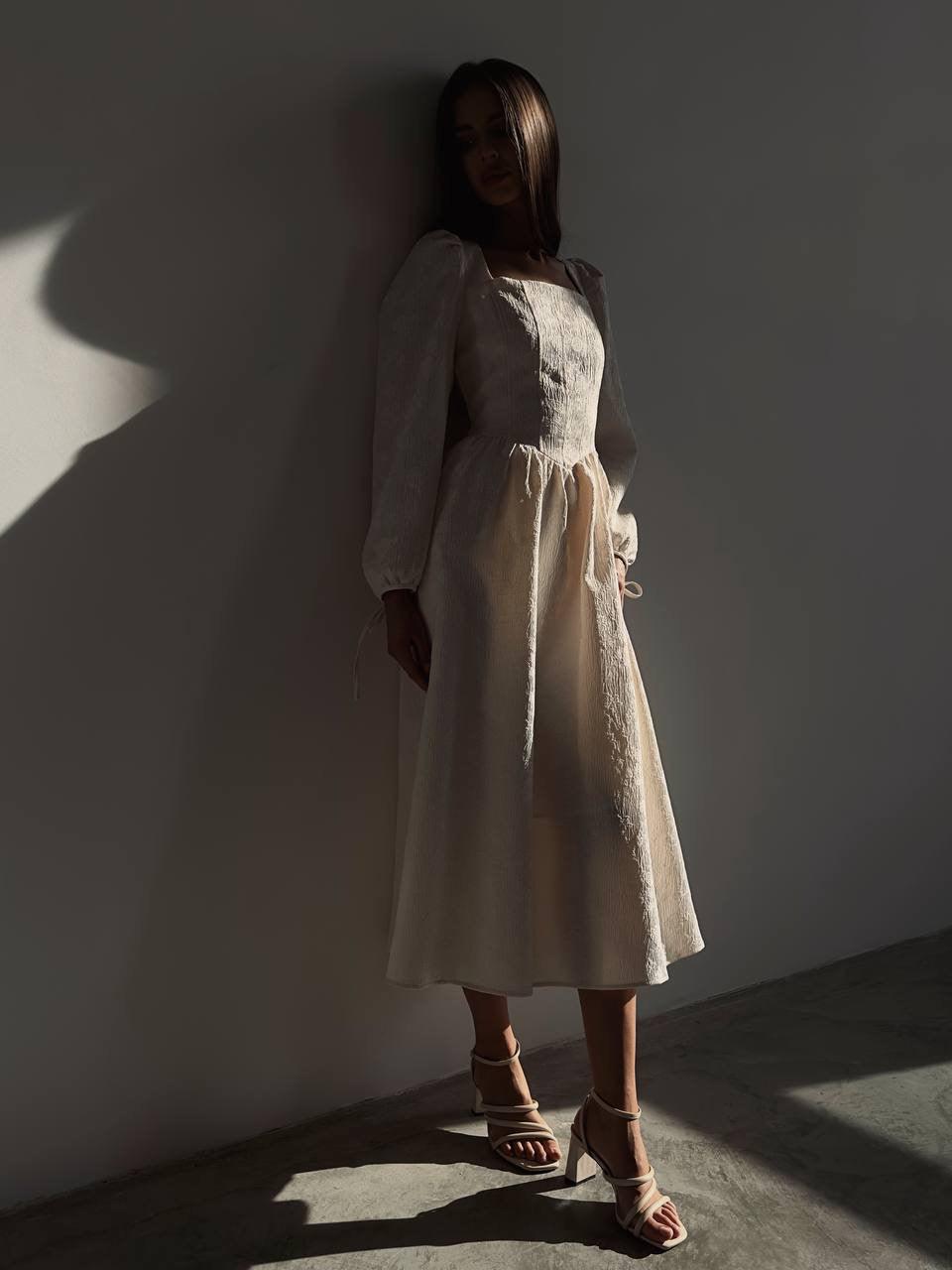 Elegant Square Neck Midi Dress - Maelle Paris